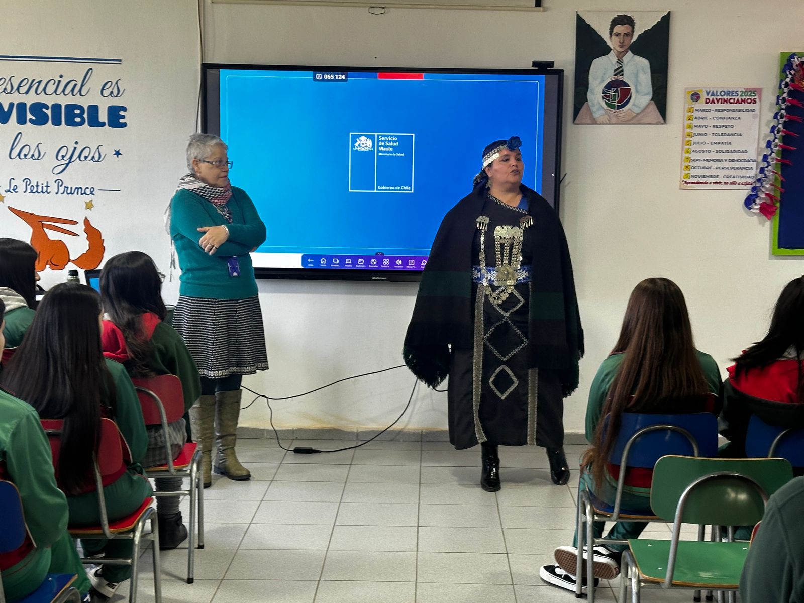 Estudiantes conocieron cosmovisión mapuche en conversatorio organizado por el Hospital de San Javier y Colegio Leonardo Da Vinci
